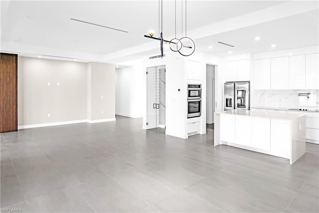 2700 SW Embers TER photo 6