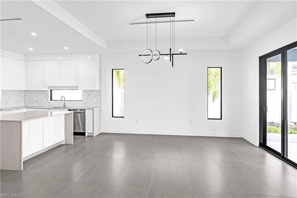 2700 SW Embers TER photo 12