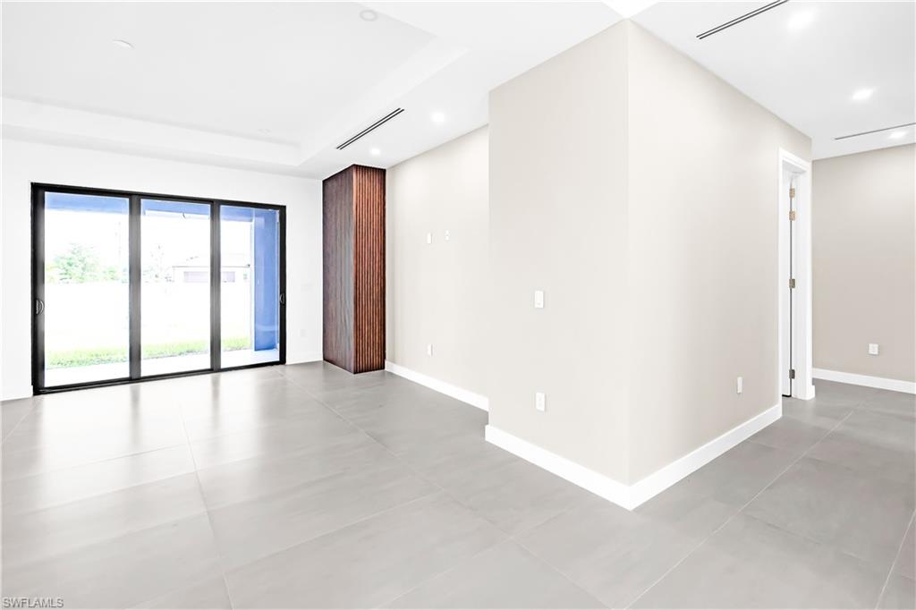 2700 SW Embers TER photo 36