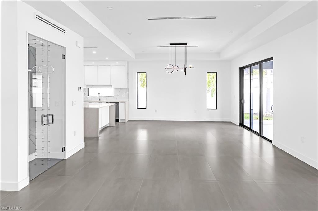 2700 SW Embers TER photo 9