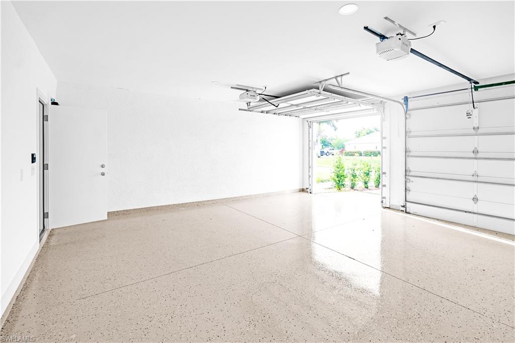 2700 SW Embers TER photo 38