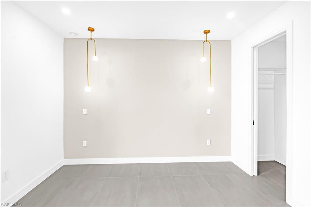 2700 SW Embers TER photo 33