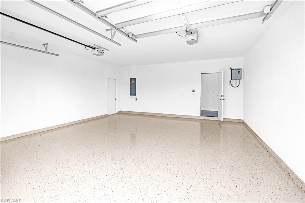 2700 SW Embers TER photo 37