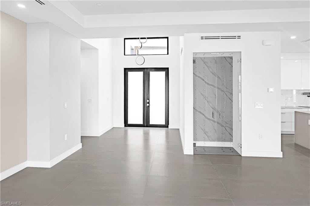 2700 SW Embers TER photo 8