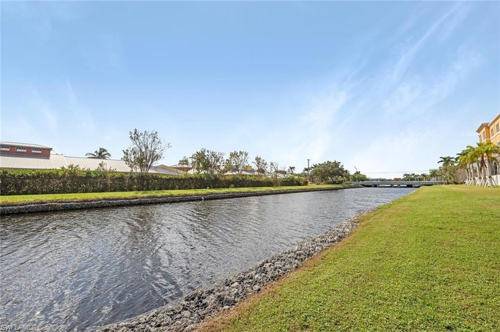 700 Valley Stream DR 202 photo 37