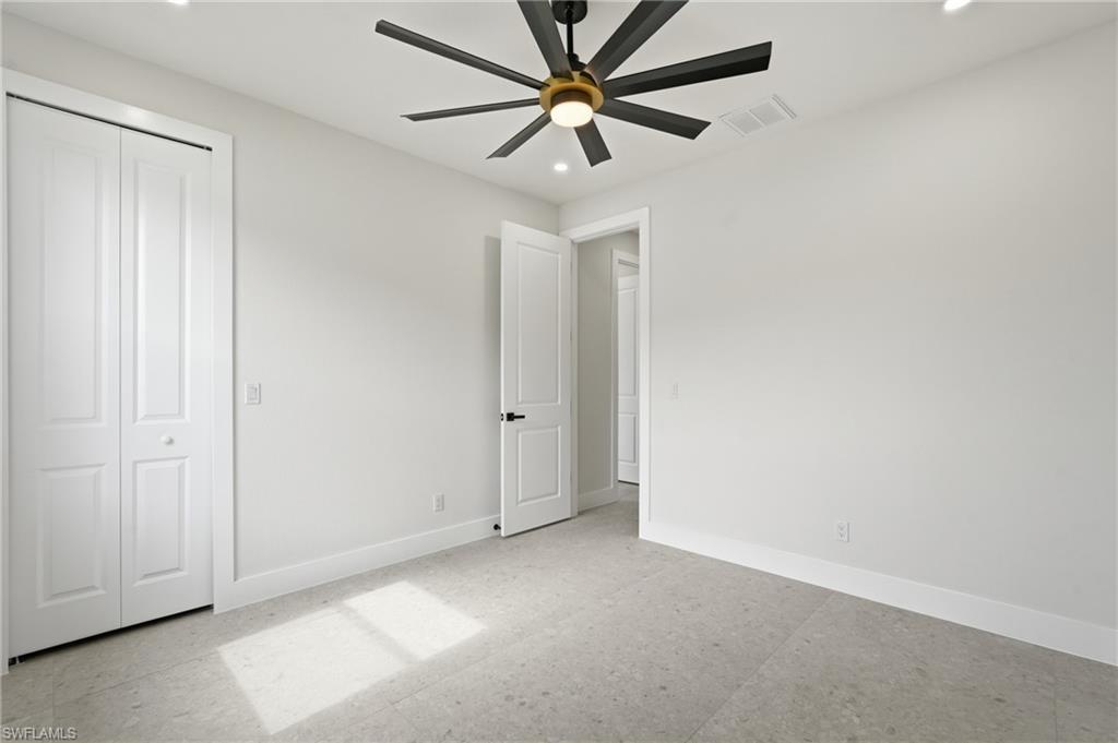 325 NE 15th TER photo 29