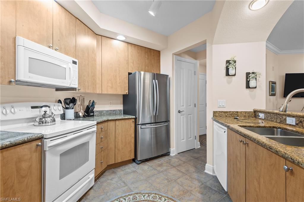 2825 Palm Beach BLVD 213 photo 26