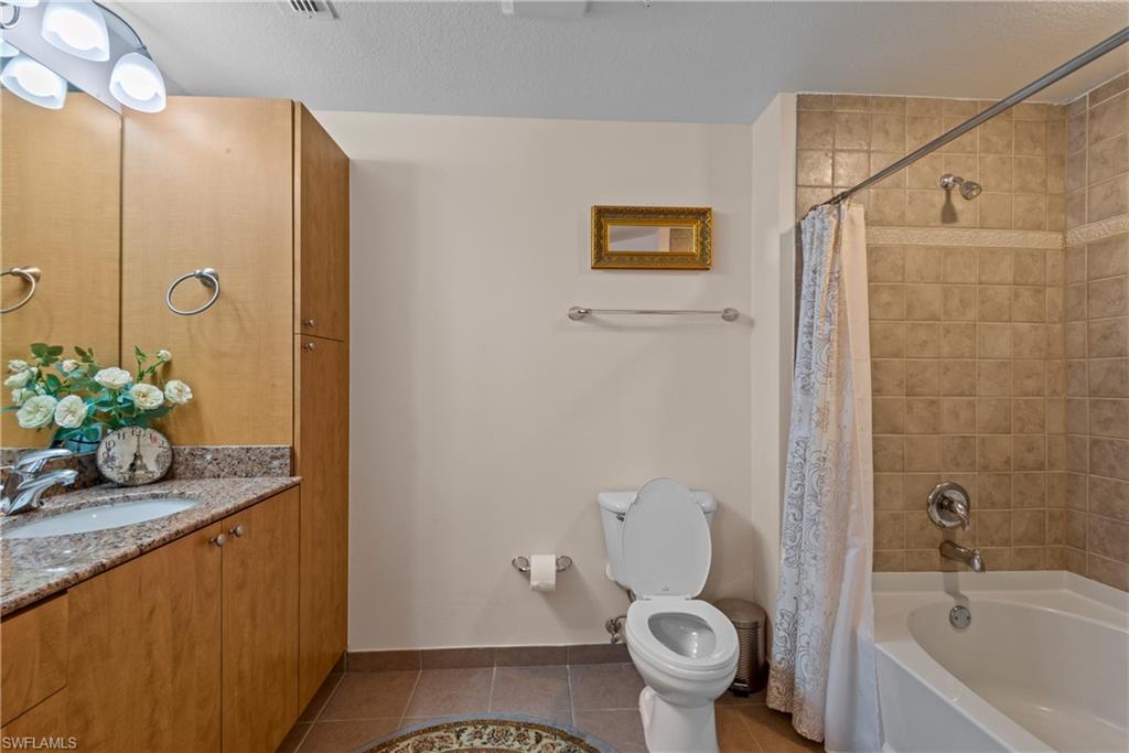 2825 Palm Beach BLVD 213 photo 15