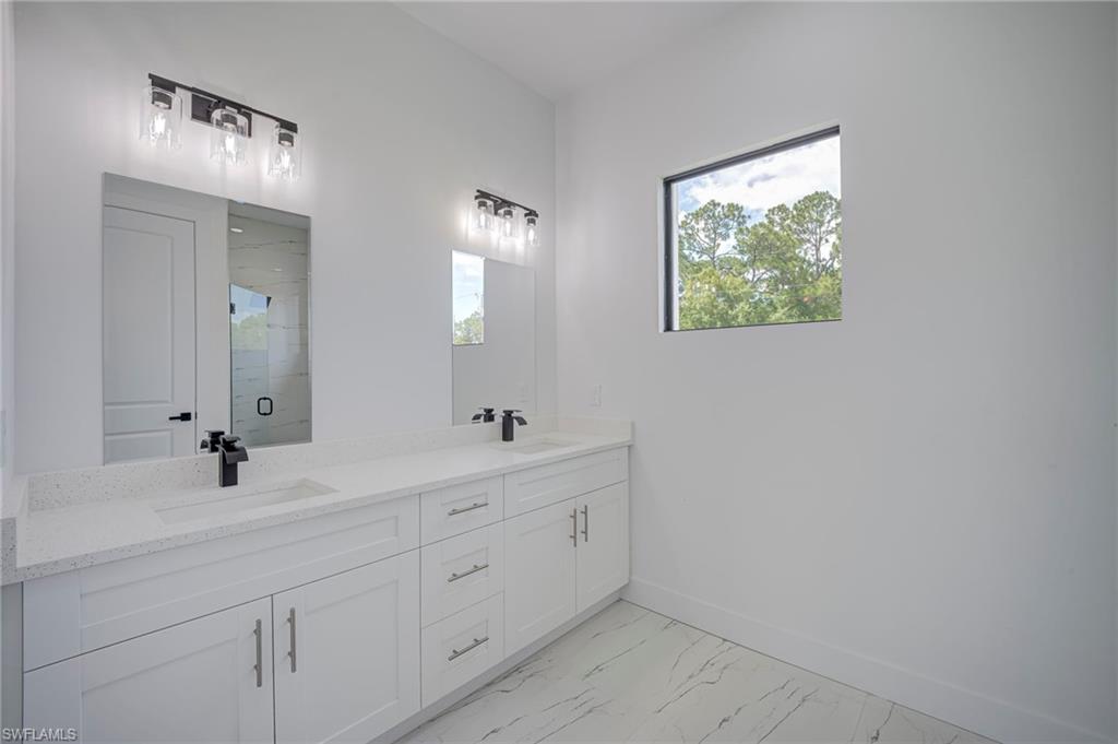 466 Laconic AVE photo 13