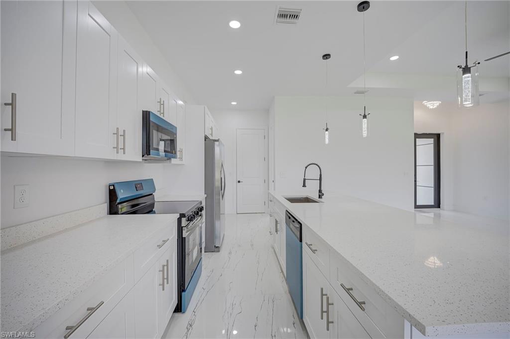 466 Laconic AVE photo 8