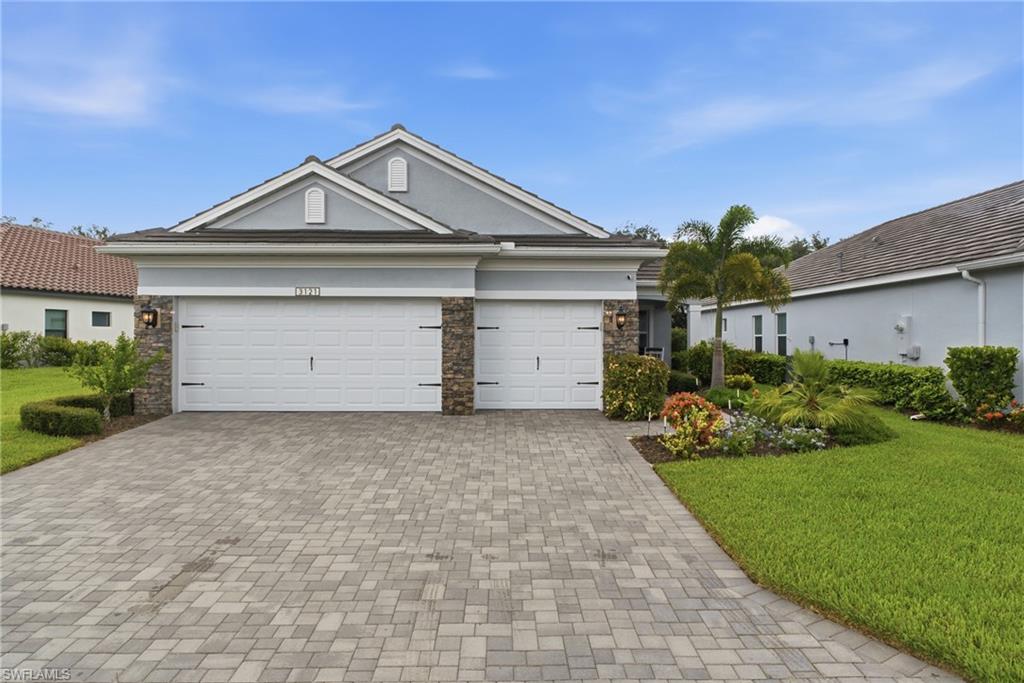 3121 Heritage Pines DR