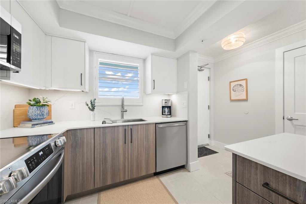 250 Estero BLVD 302 photo 9