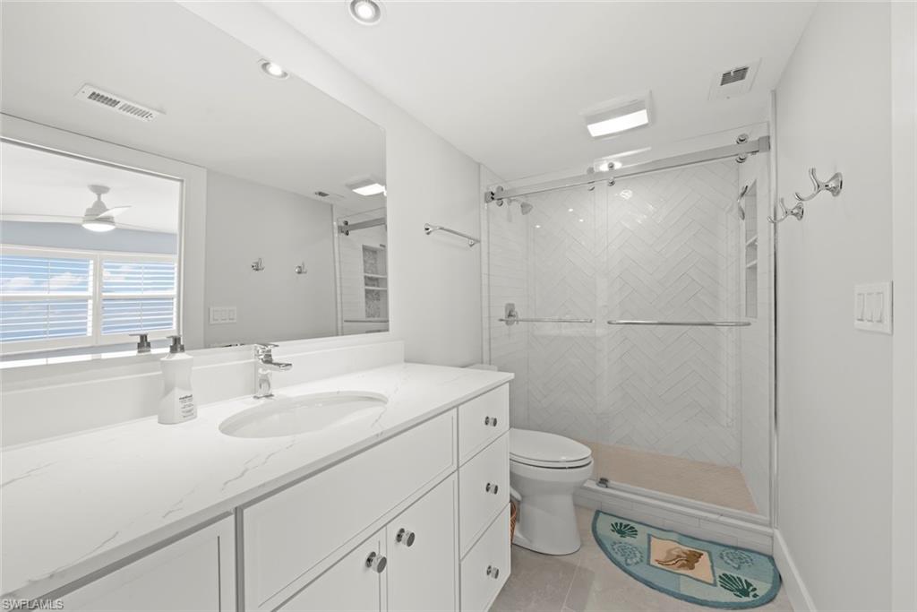 250 Estero BLVD 302 photo 34