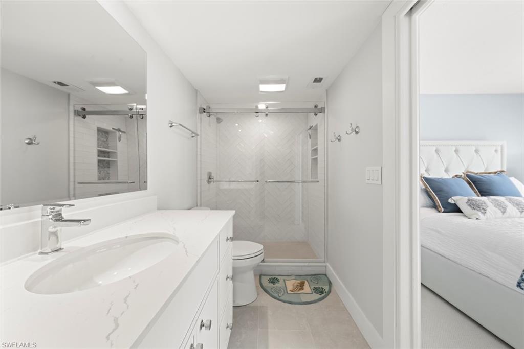 250 Estero BLVD 302 photo 33