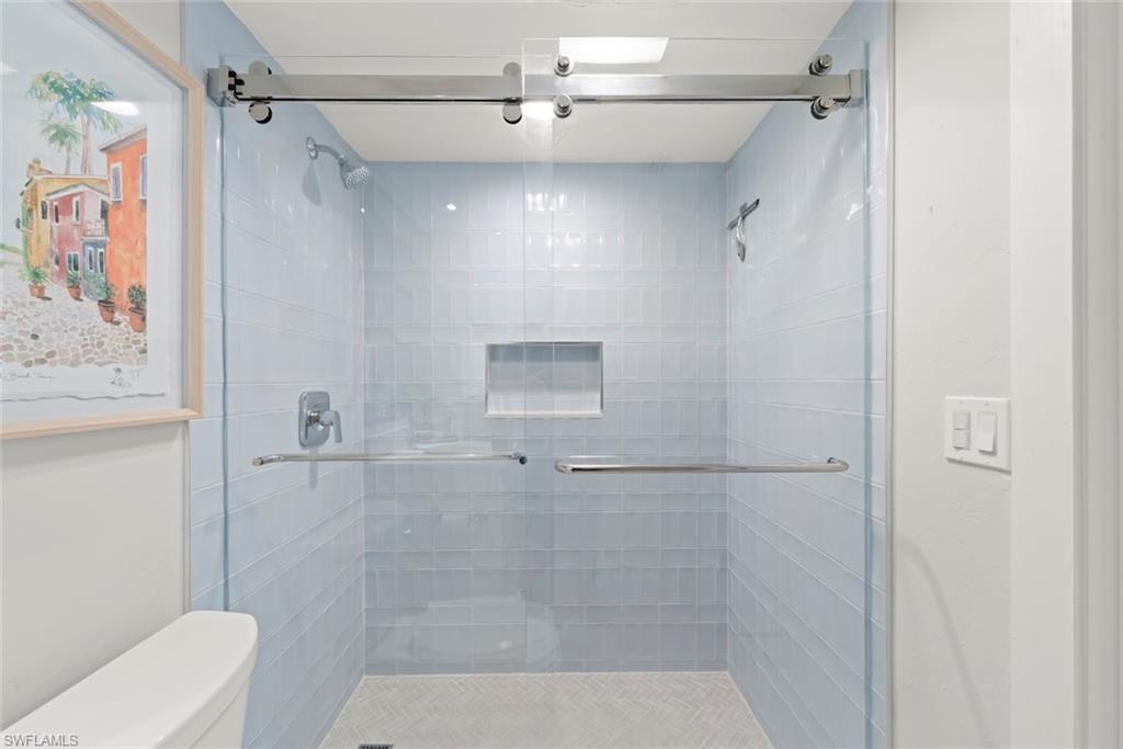 250 Estero BLVD 302 photo 41
