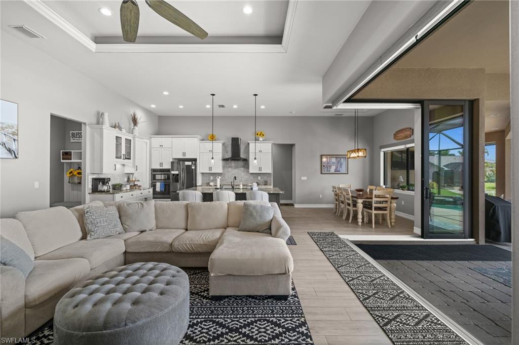 4286 Harbor BLVD photo 12