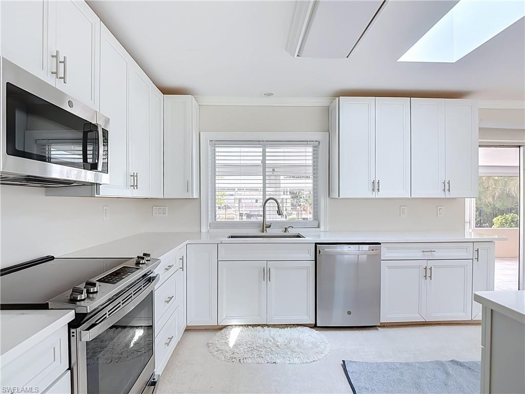 225 3rd ST photo 13