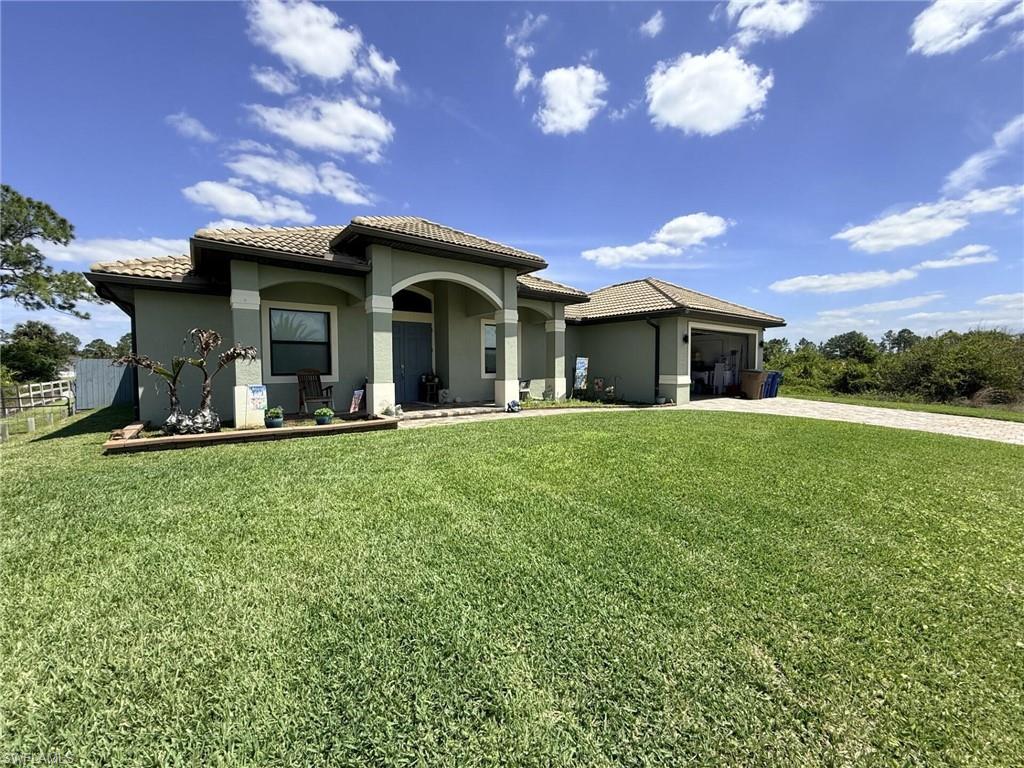 1210 Plumosa AVE