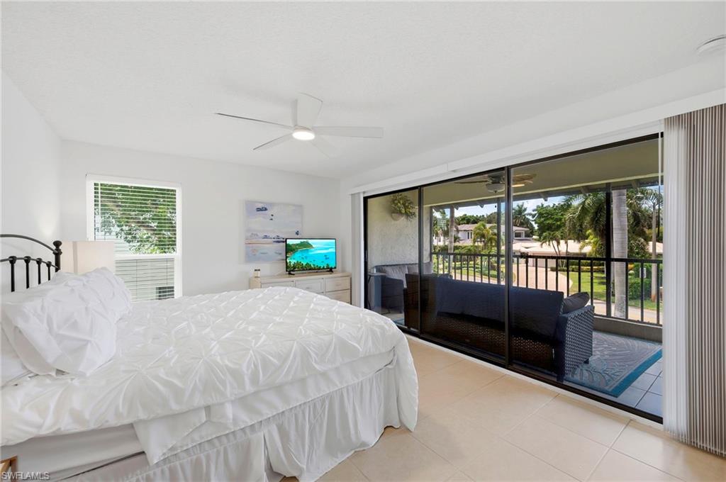 Primary Bedroom has a King Bed / Lanai