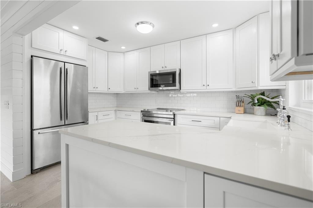 250 Lanchester CT 35 photo 9