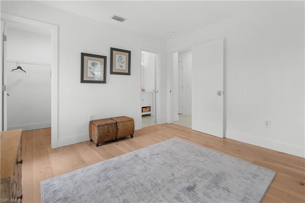 250 Lanchester CT 35 photo 15