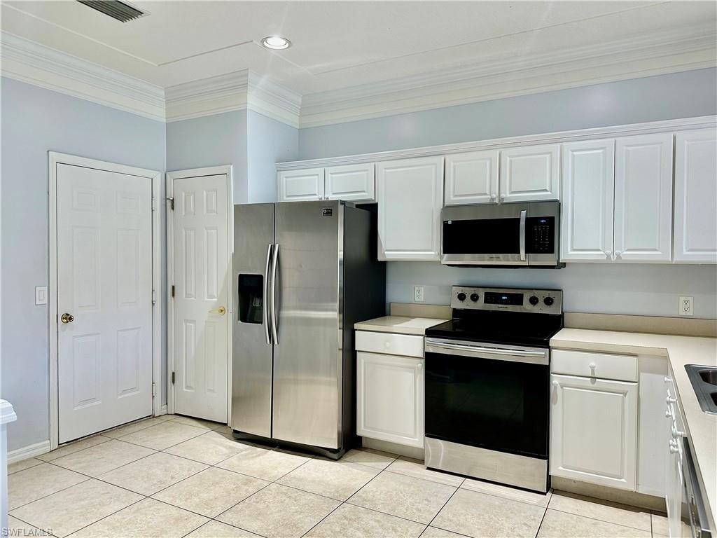1164 Oxford LN 29 photo 10