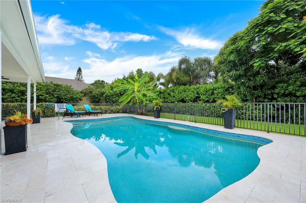 335 Lambton LN
