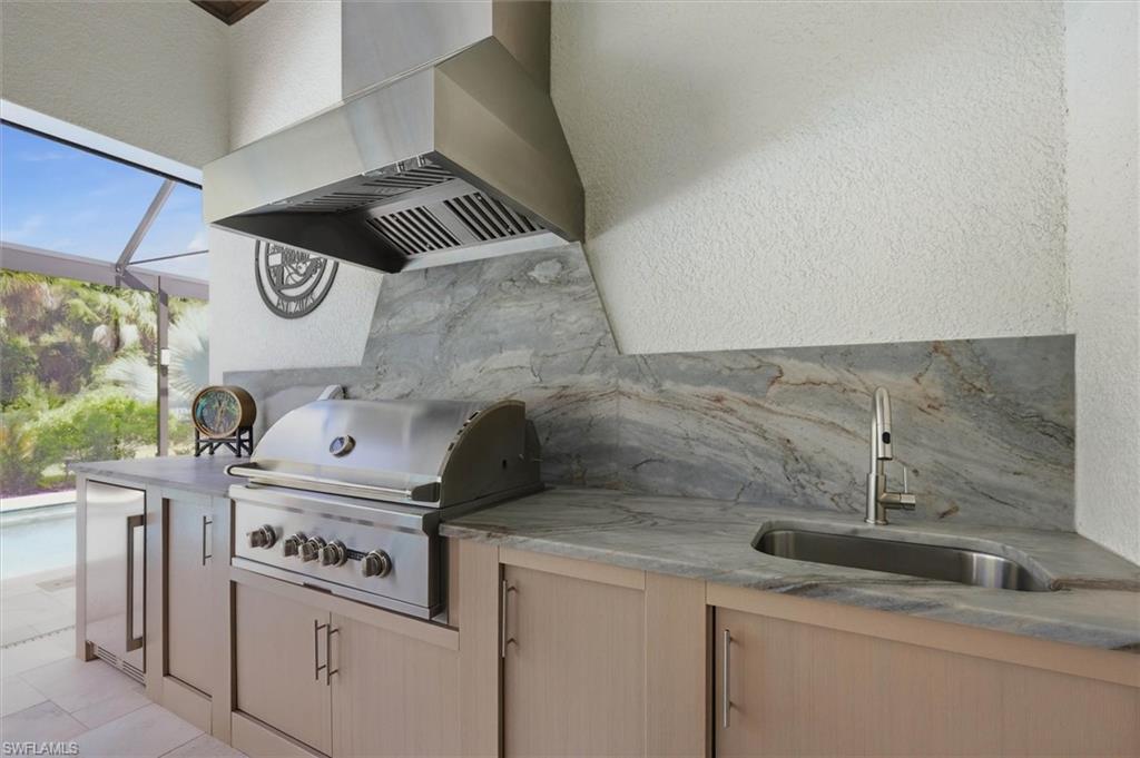 Outdoor Kitchen