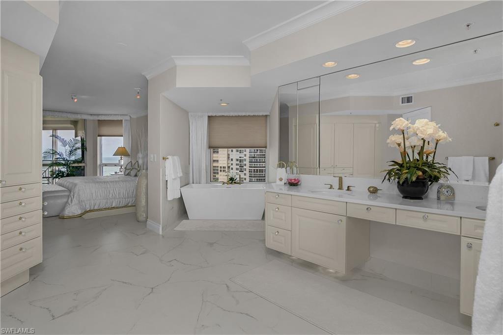 4021 Gulf Shore BLVD N 903 photo 8