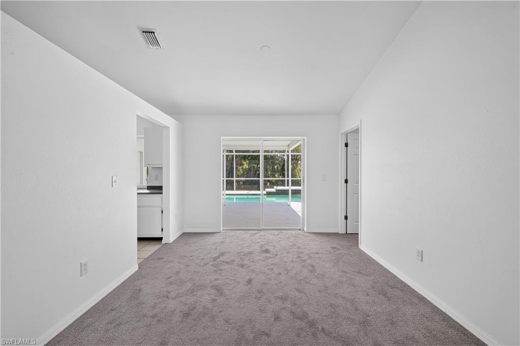 2601 SW 37th TER photo 7