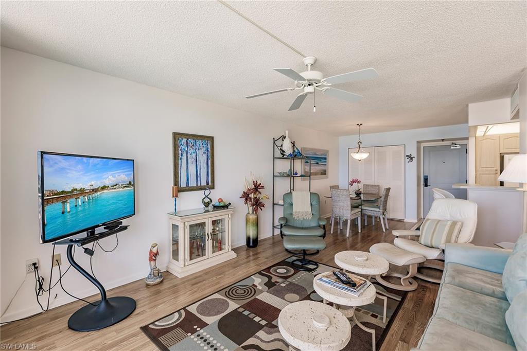 260 Seaview CT 1609 photo 9