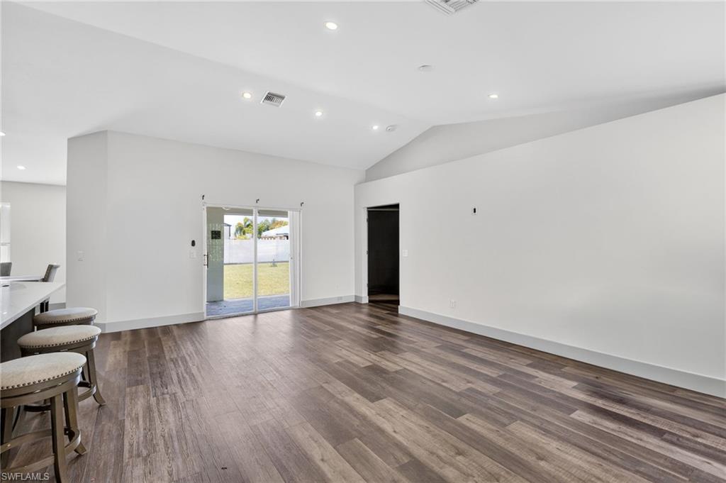 610 21st LN photo 12