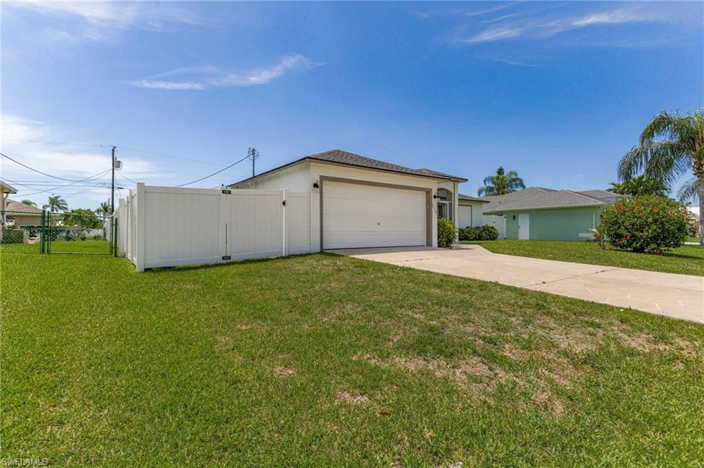 610 21st LN photo 9