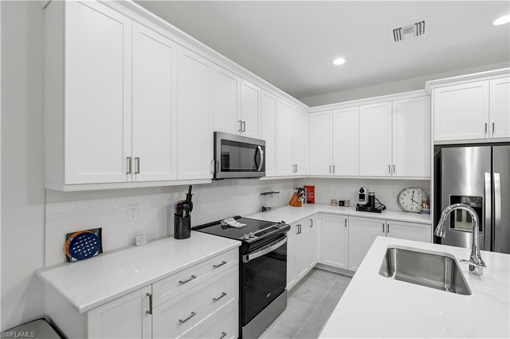 5865 Shell Cove DR 106 photo 16