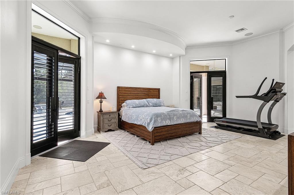 Master Bedroom with his and hers baths