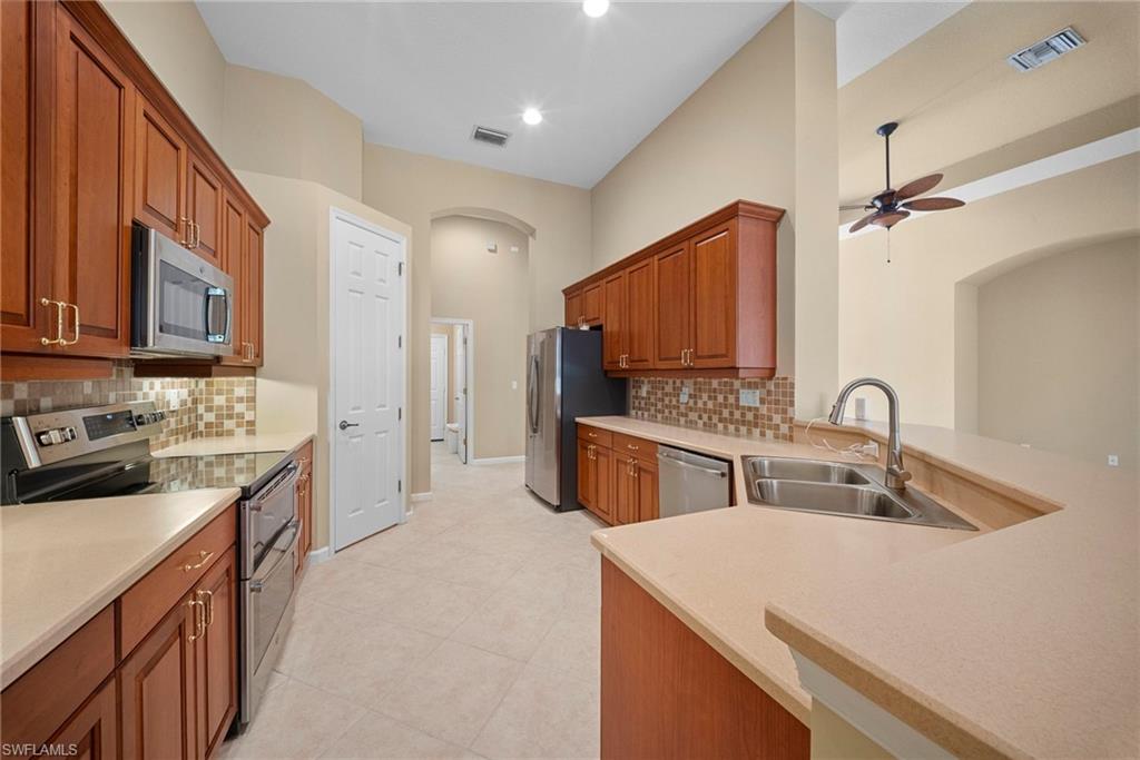 7914 Founders CIR