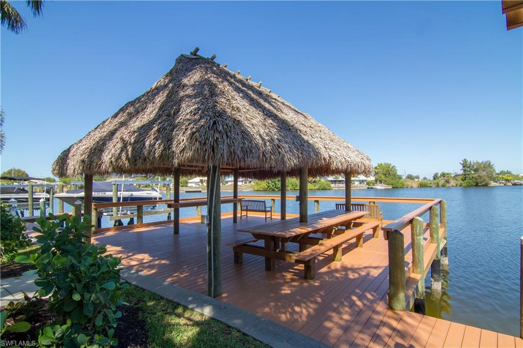Community Tiki Hut