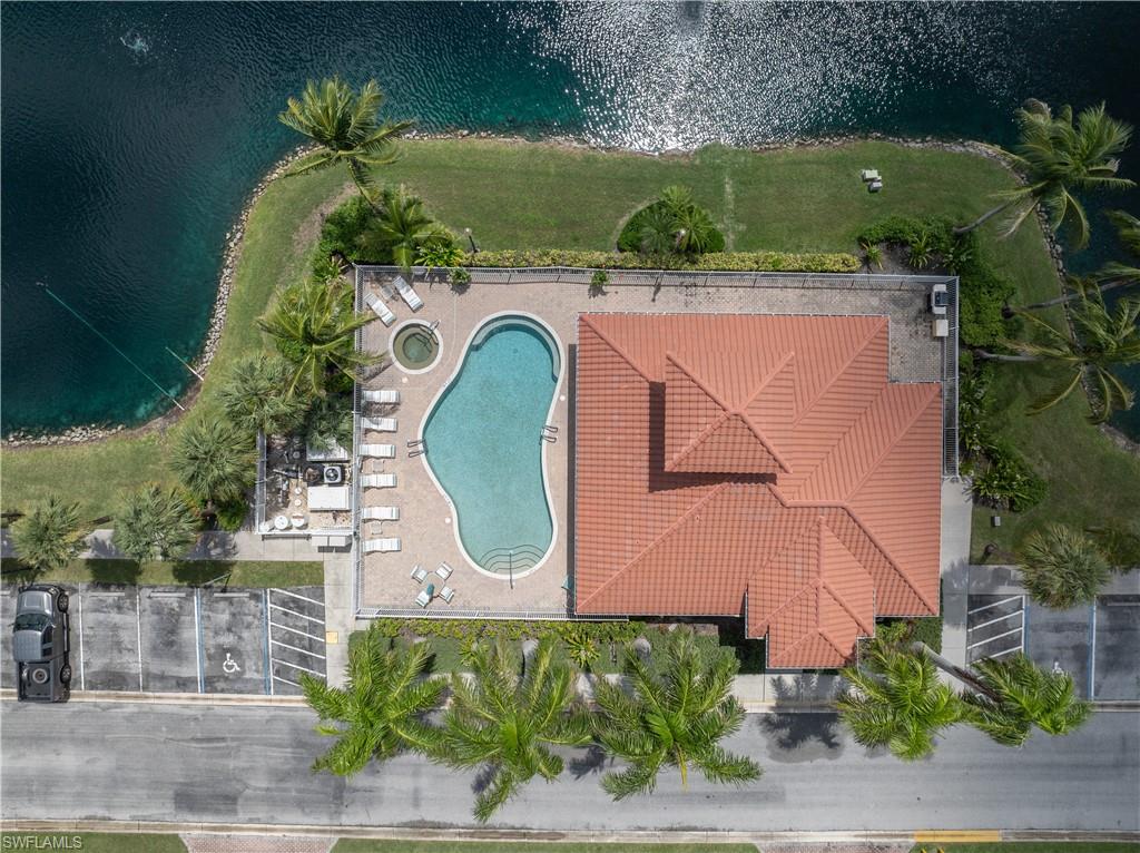 Clubhouse w/Pool and Spa