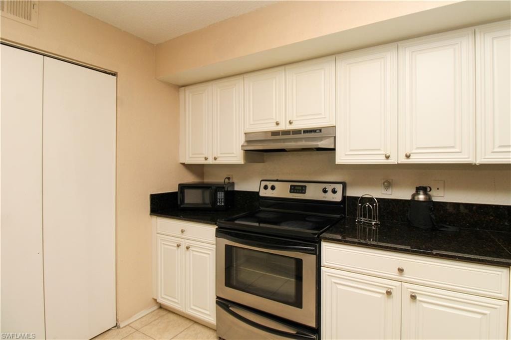 8215 Ibis Club DR 102 photo 9
