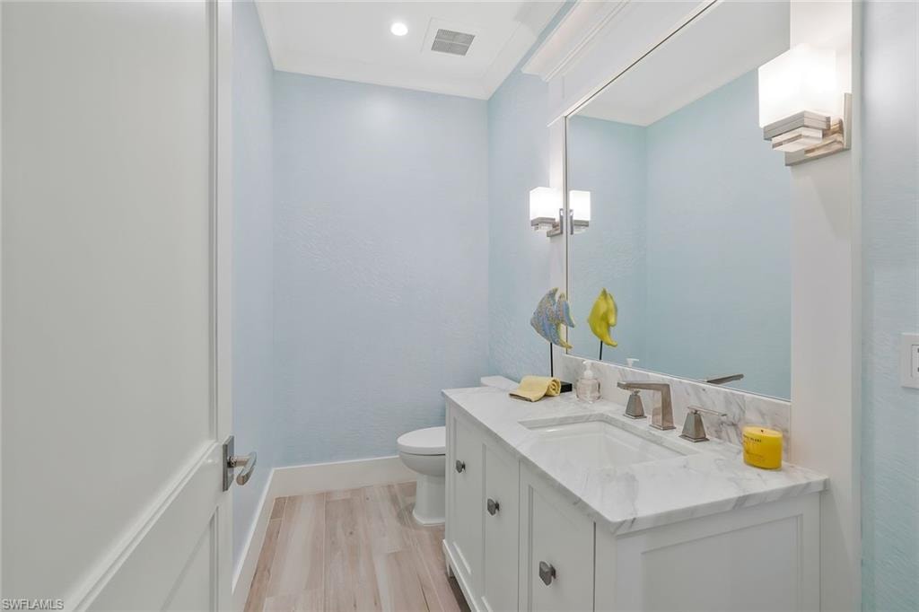 564 Spinnaker DR photo 23