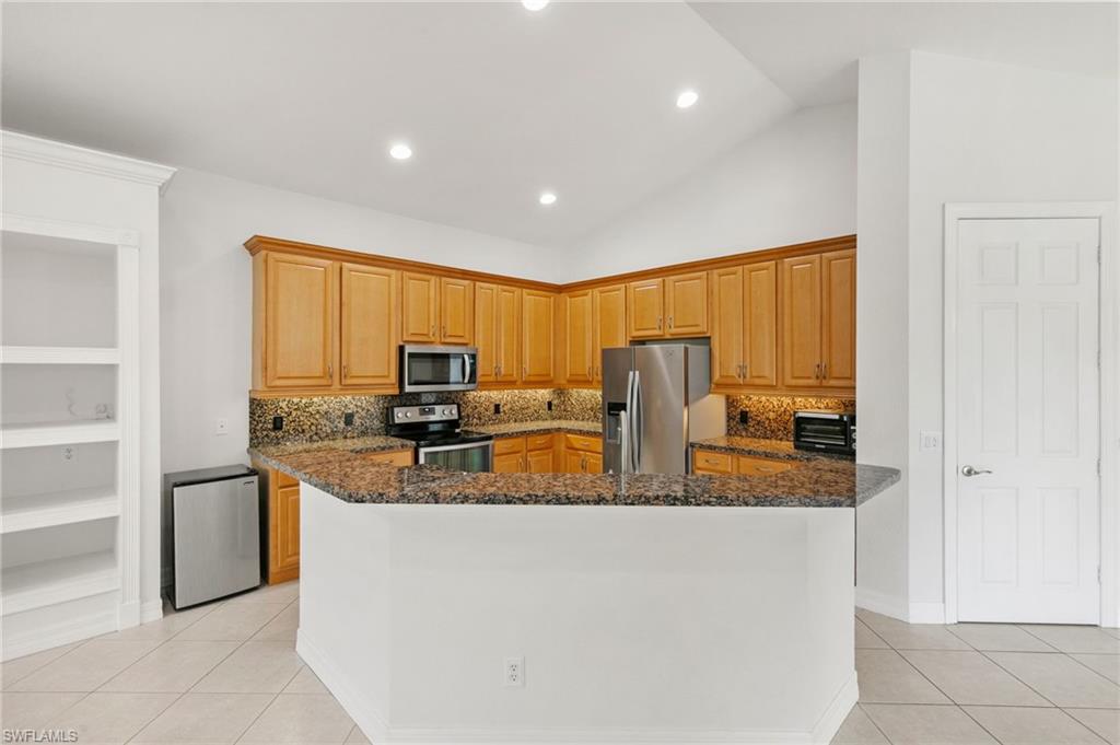 3917 Fabienne CT photo 10