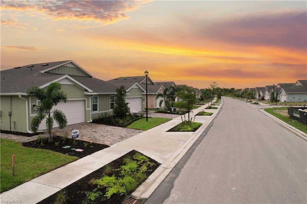 44442 Palm Frond DR photo 28