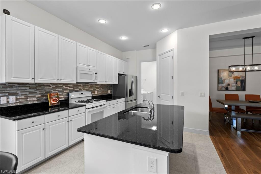21299 Estero Vista CT photo 19