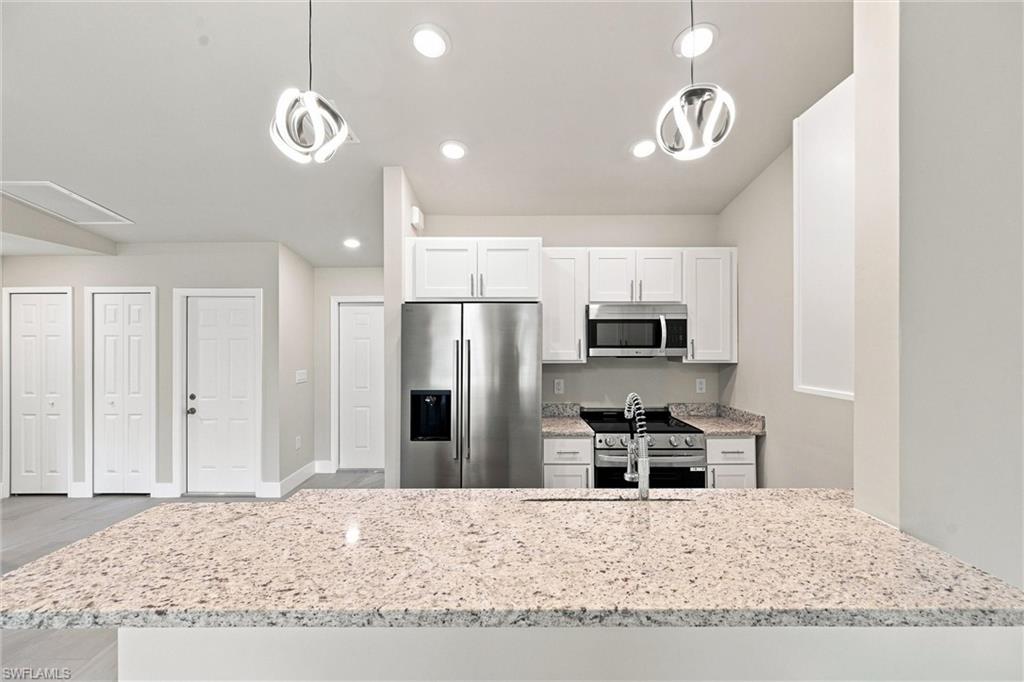 736-738 Gilbert AVE S