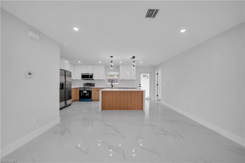 728 Glacier AVE
