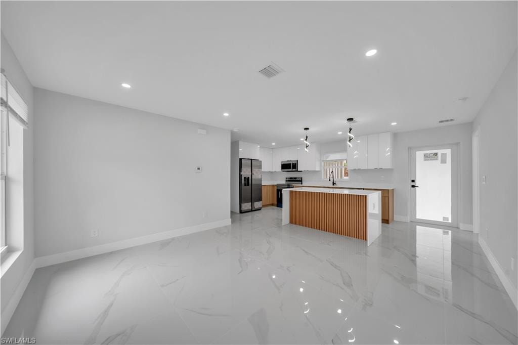 728 Glacier AVE