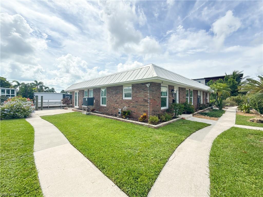 2846 Arbutus ST C2 photo 23