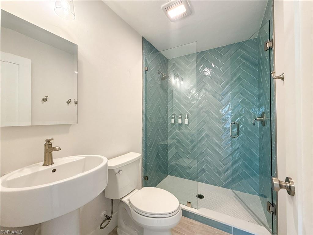 2846 Arbutus ST C2 photo 16