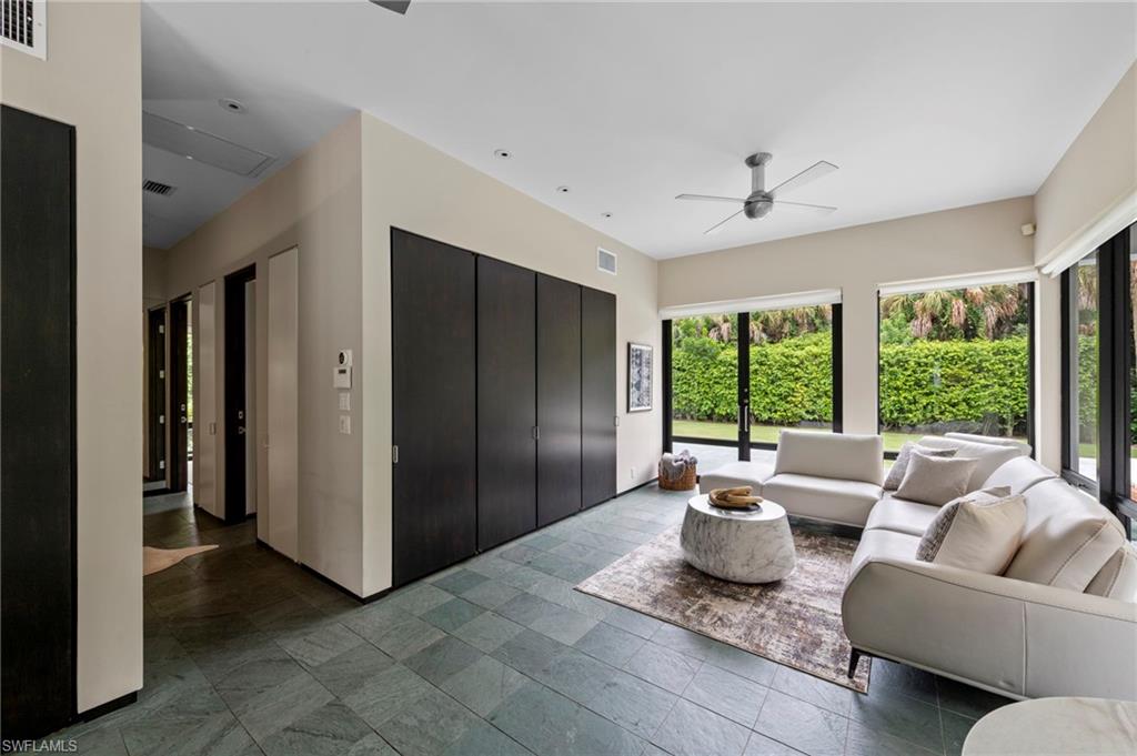 Guest House - Living Room