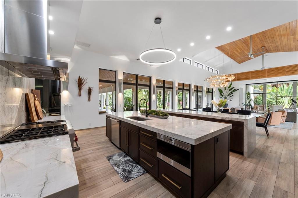 Main House - Gourmet Kitchen